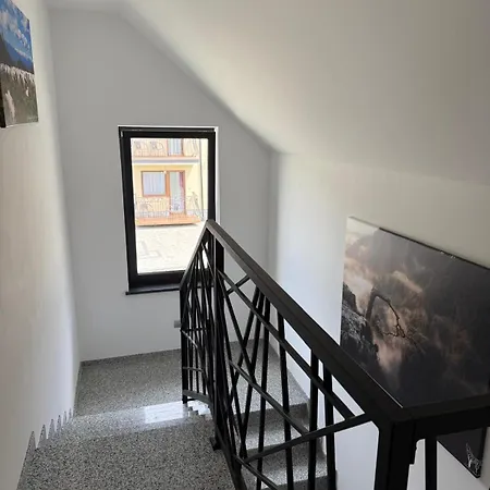 Апартаменти Szalaya 105